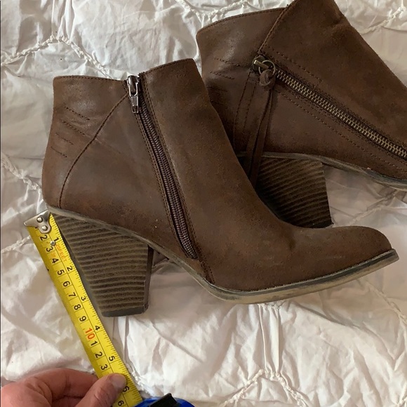 Excellent condition Mia brown suede leather bootie - Picture 7 of 8